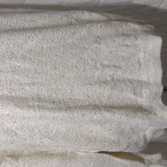 White with gold threads & beads, sz 1x - Picture 3 of 12